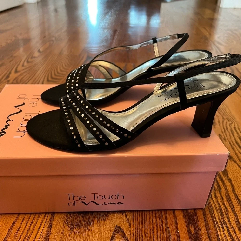 Touch of Nina Gisepe1 Black Luster 2” Heels Size 7.5